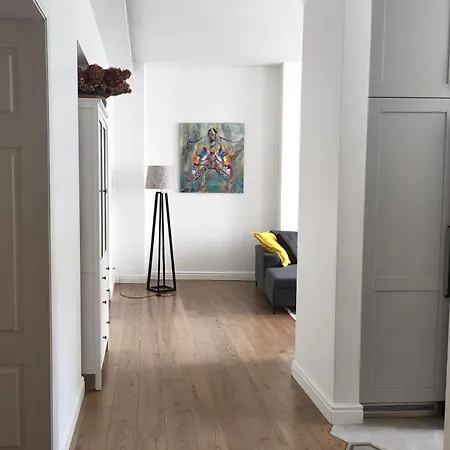 Spacious In The Area Apartment